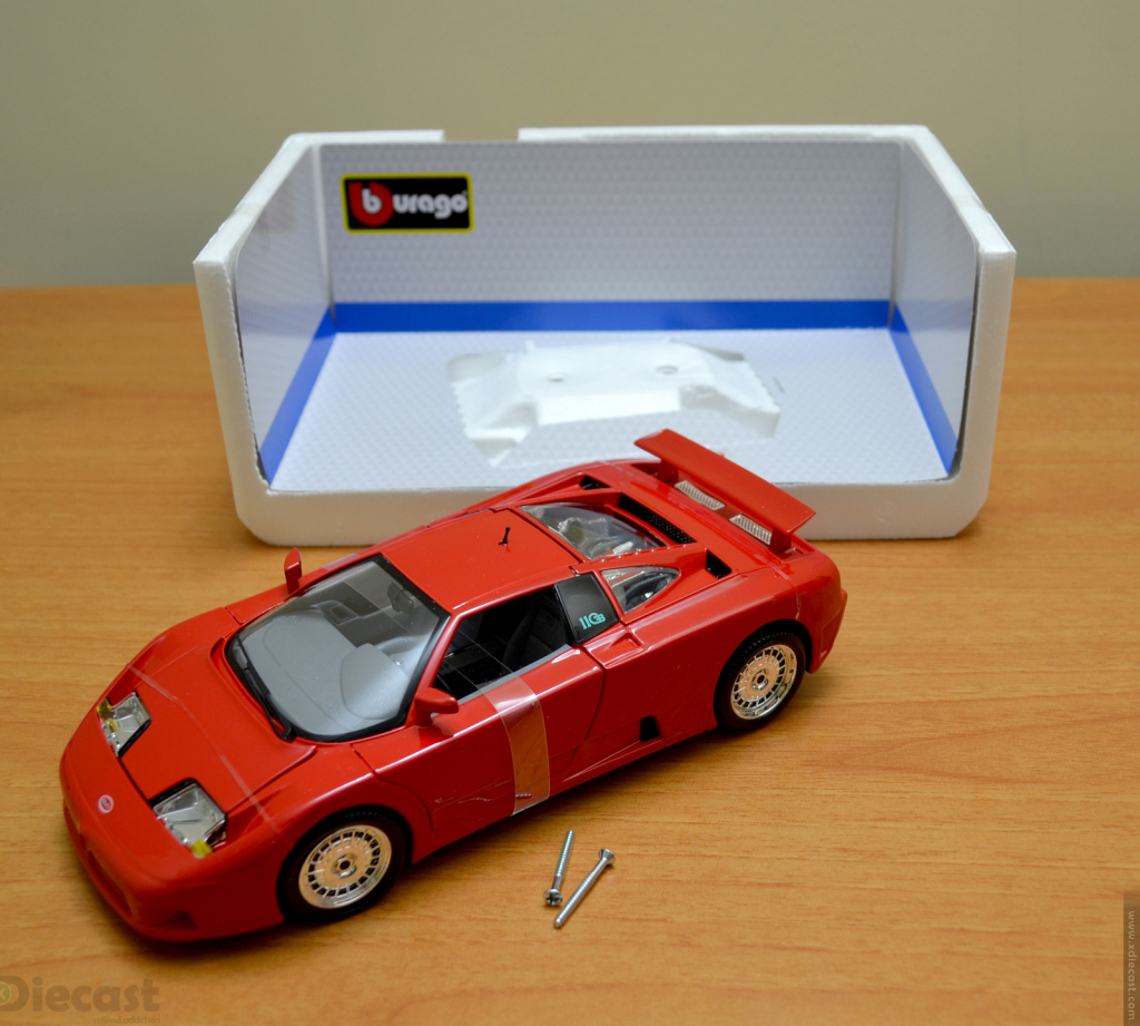 Bburago 1:18 Bugatti  EB110 - Unboxed