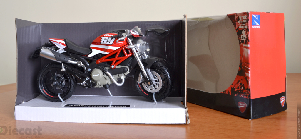 NewRay 1:12 Ducati Monster 796 Nicky Hayden Edition -  Out of the Box