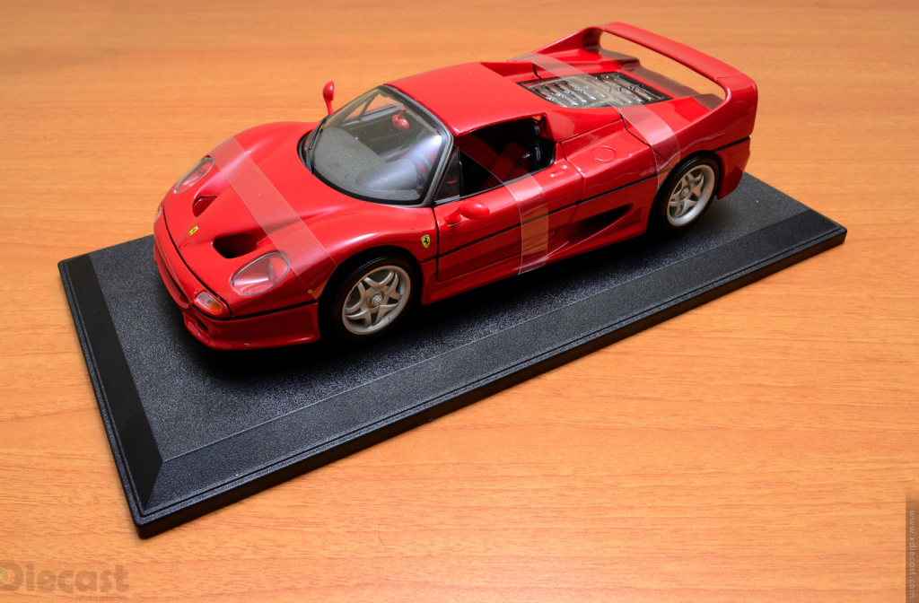 Bburago 1:18 Ferrari F50 Race and Play - Maisto like Display Stand