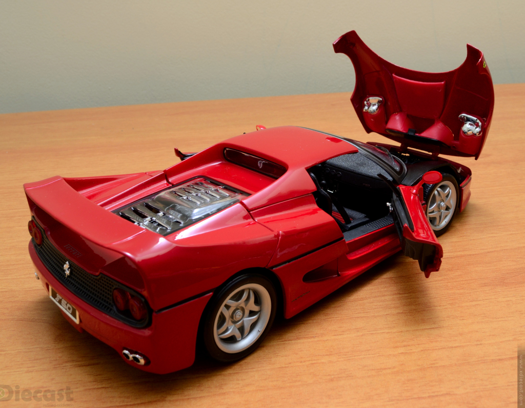 Bburago 1:18 Ferrari F50 Race and Play - Hood and Doors