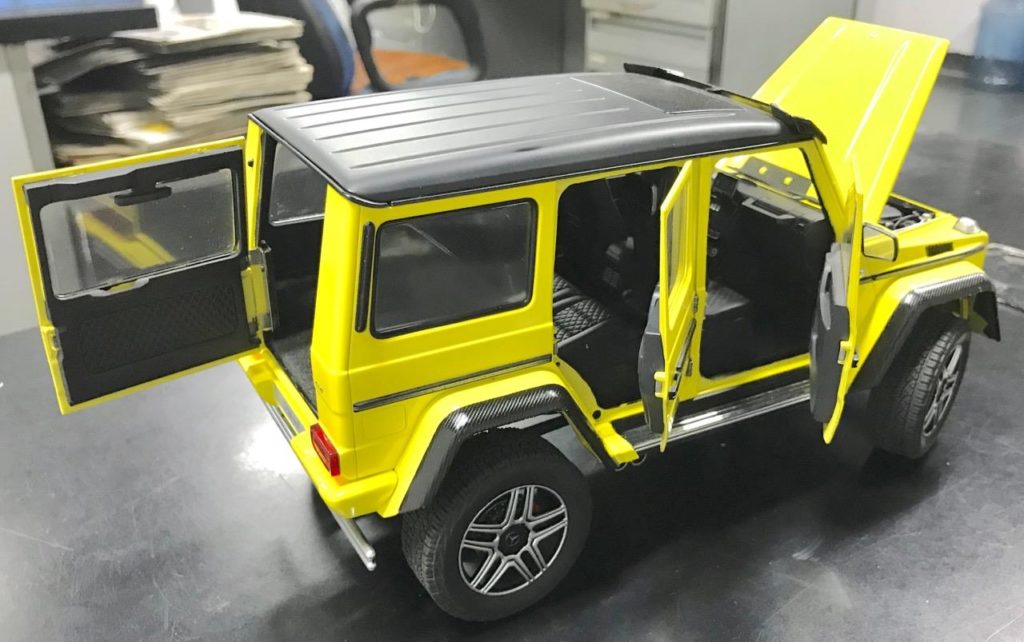 AUTOart 1:18 Mercedes Benz-G500 4x4 Squared - Doors