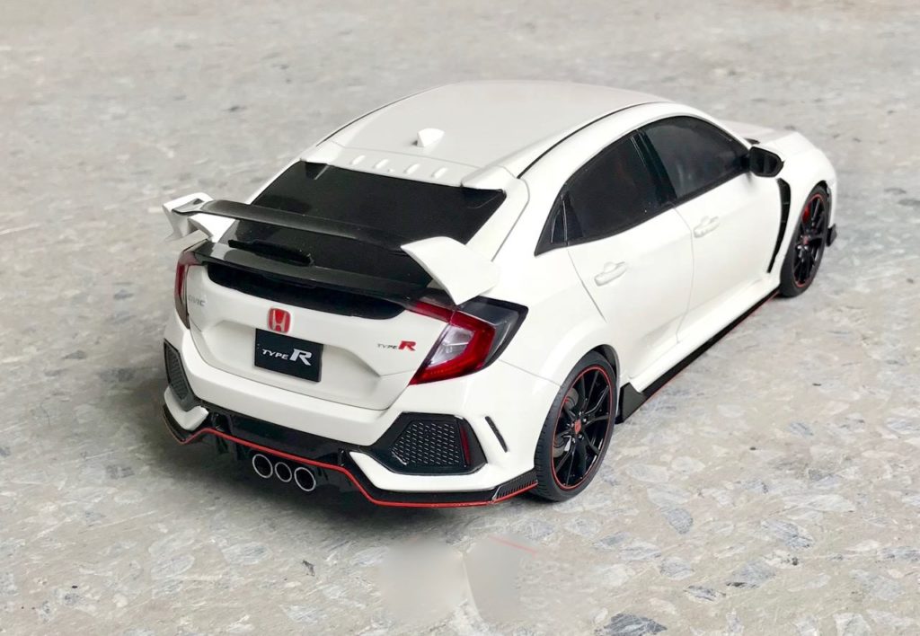 AUTOart 1:18 Honda Civic Type R 2018 - Rear