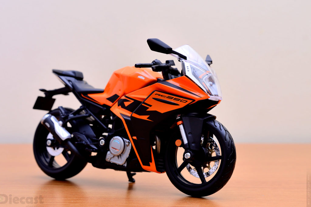 Maisto 1:12 - KTM RC390 - Front